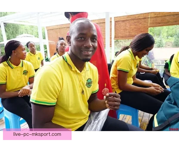 红黄荣耀传承下的西班牙国家足球队服文化与设计演变历史与精神象征